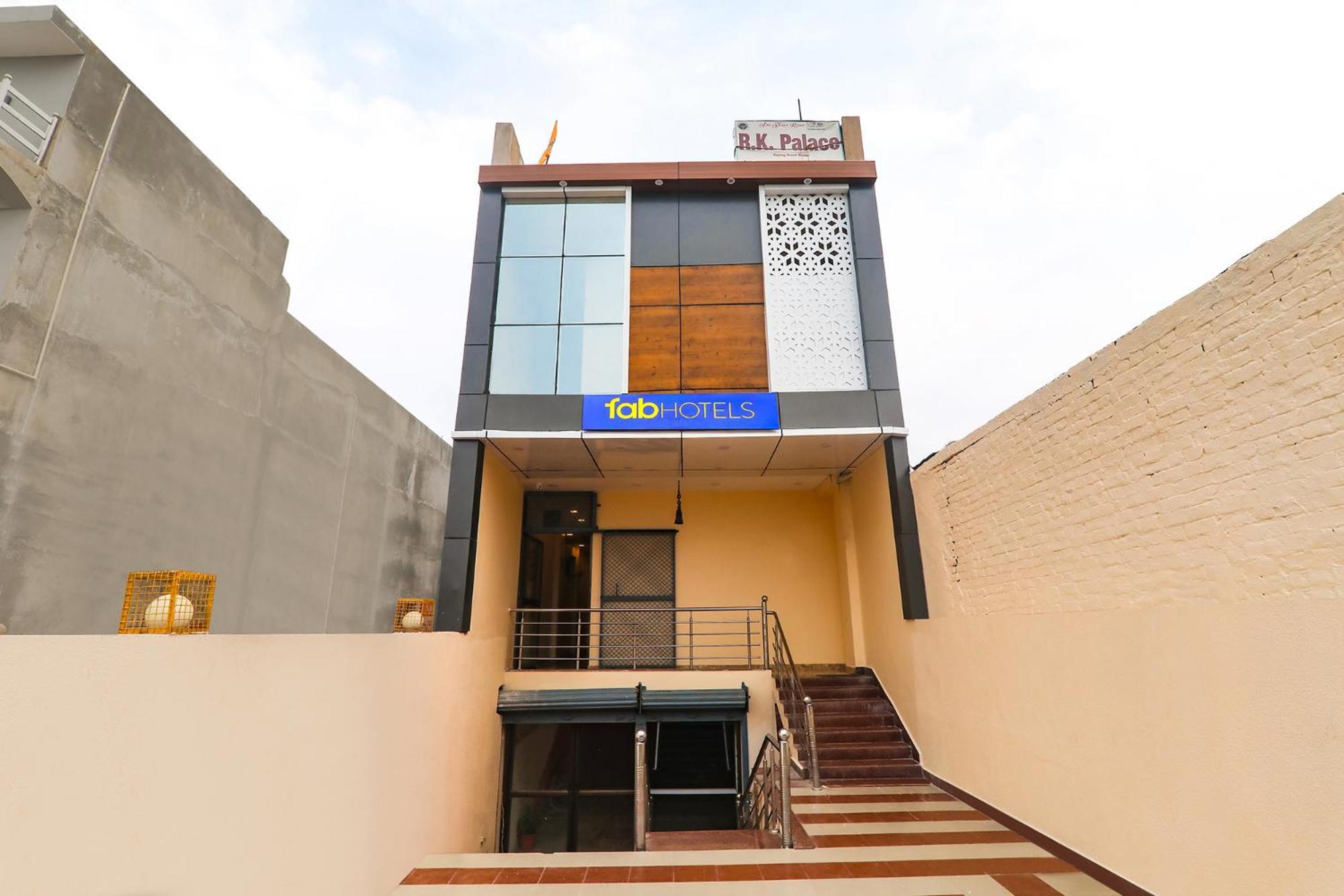 Fabhotel Rk Palace Ayodhya Exterior photo
